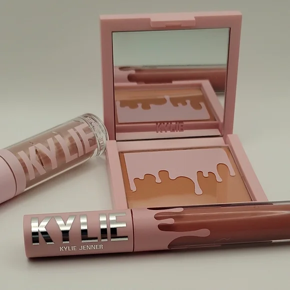 KYLIE Jenner Makeup Bundle:Lip Gloss, Matte Liquid Lipstick, & Blush Powder - Picture 2 of 6